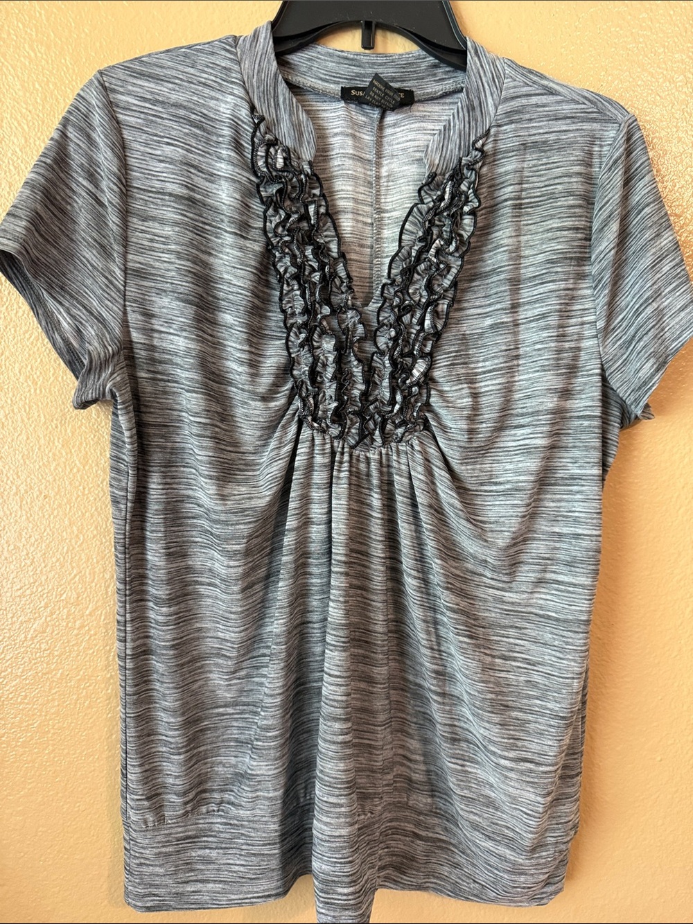 Susan Lawrence Heathered Gray Short Sleeve Ruffle V-Neck Top